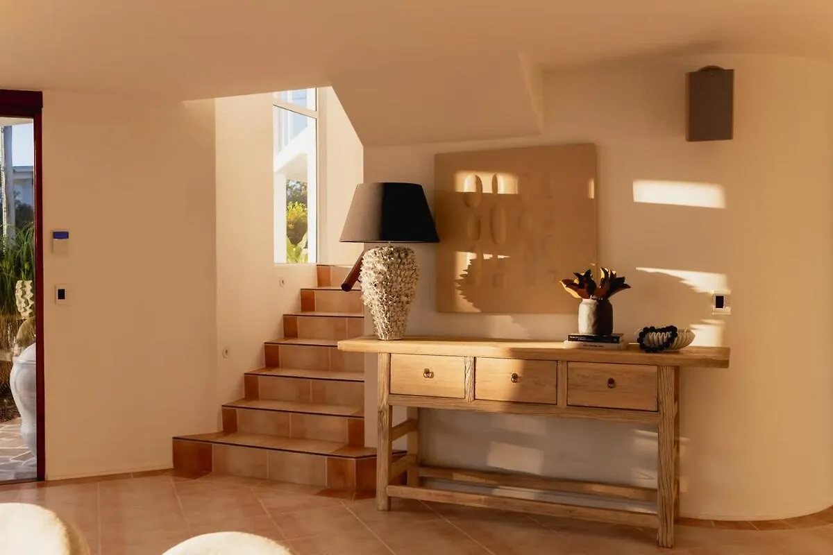 Sunrise Beach Designer Home With Pool & Ocean Views Holiday home Sunrise Beach
