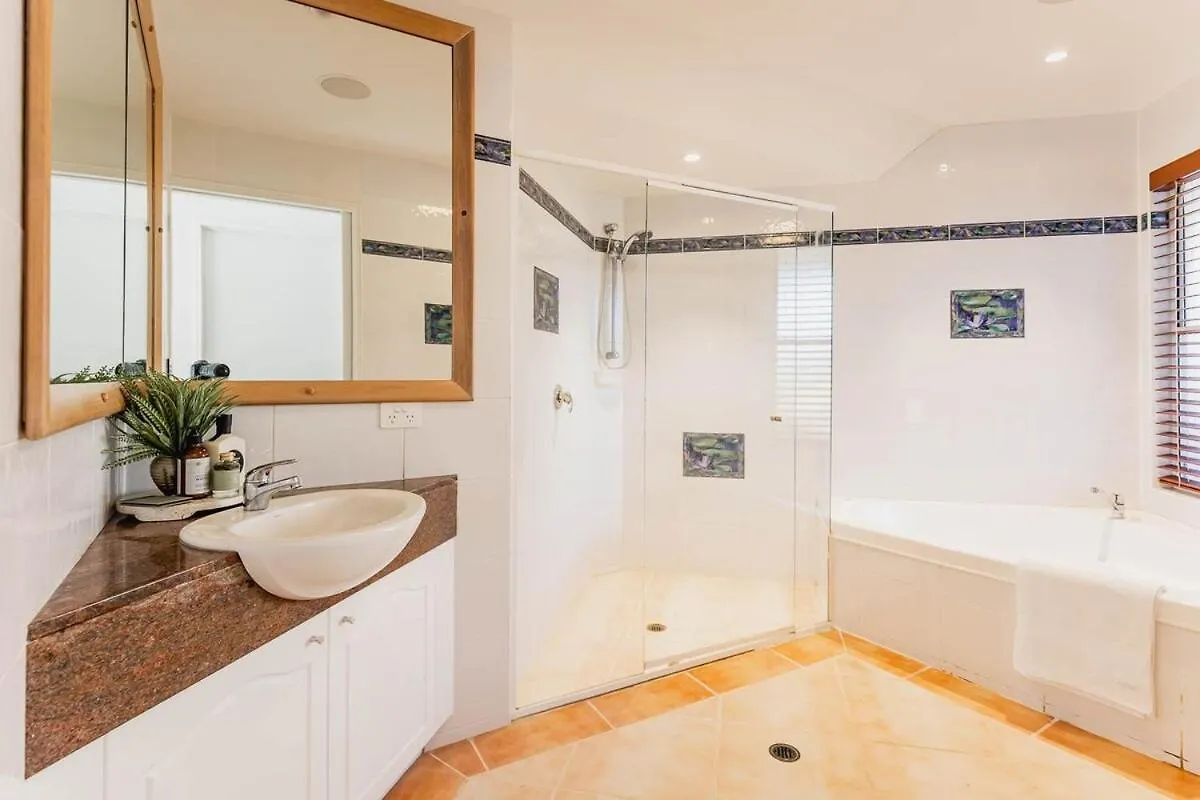 Sunrise Beach Designer Home With Pool & Ocean Views Holiday home Sunrise Beach